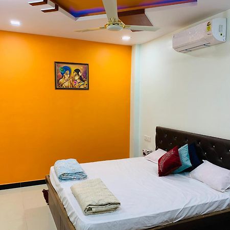 Manjushree Guest House Ujjain Buitenkant foto