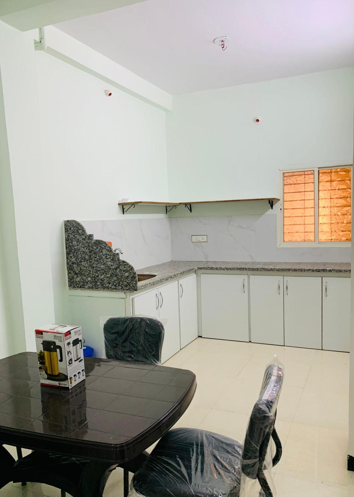 Manjushree Guest House Ujjain Buitenkant foto